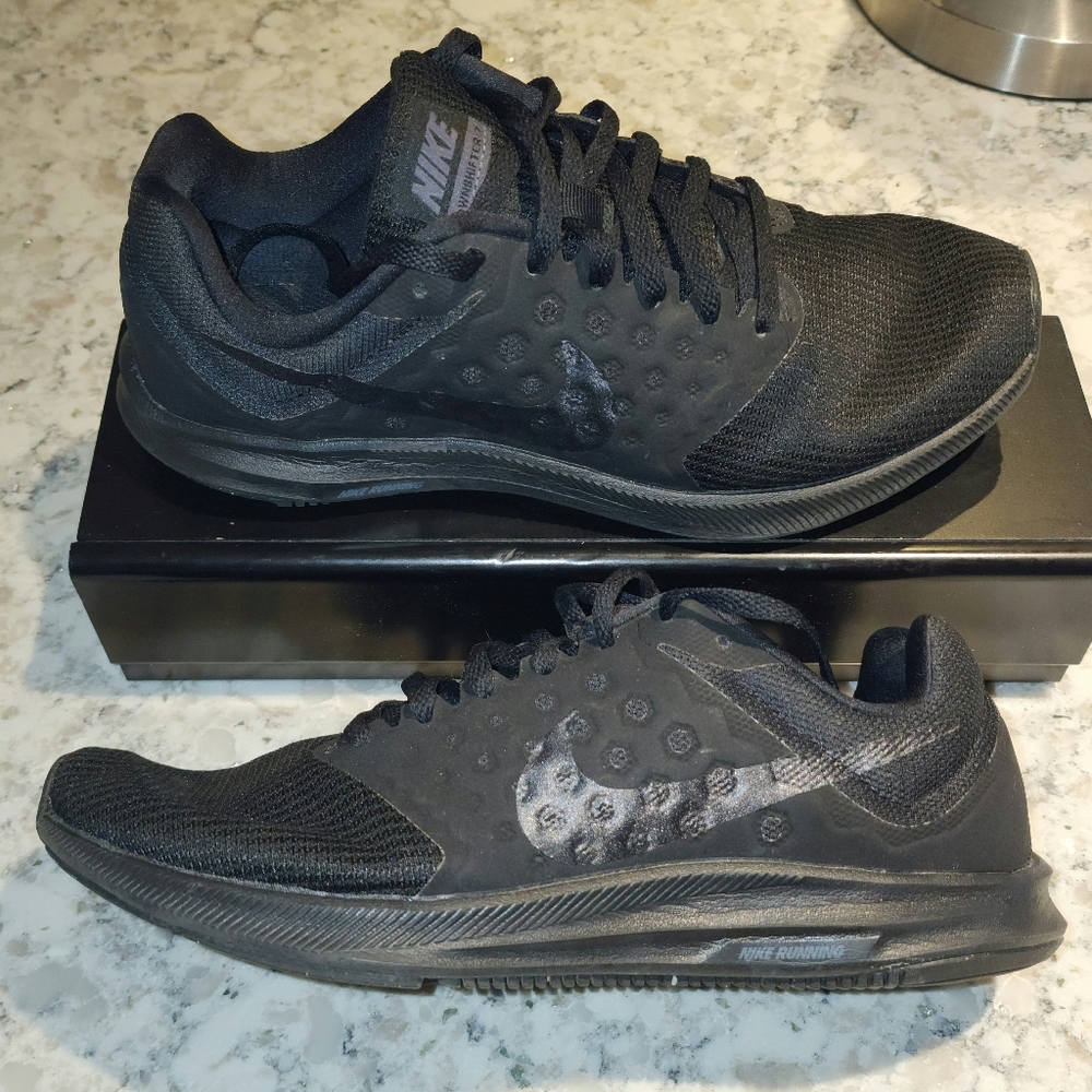Nike Downshifter 7 Sneakers size 8